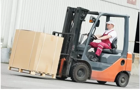 Làm Thế Nào Để Dừng Đỗ Xe Nâng Động Cơ An Toàn?