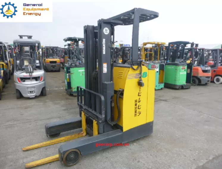 Những Lợi Ích Từ Việc Sử Dụng Xe Nâng Đứng Lái Trong Kho Hàng Là Gì?