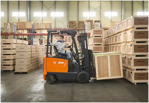 Những Lưu Ý Khi Sử Dụng Xe Nâng Hàng Cho Người Mới Là Gì?