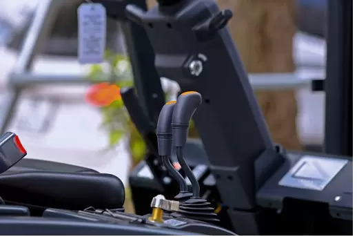 Tốc Độ Và Xe Nâng Và Khoảng Cách Phanh An Toàn