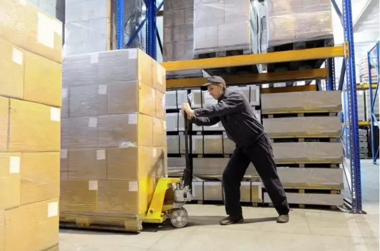 Ứng Dụng Của Xe Nâng Tay Thấp Trong Cuộc Sống Thực Tế