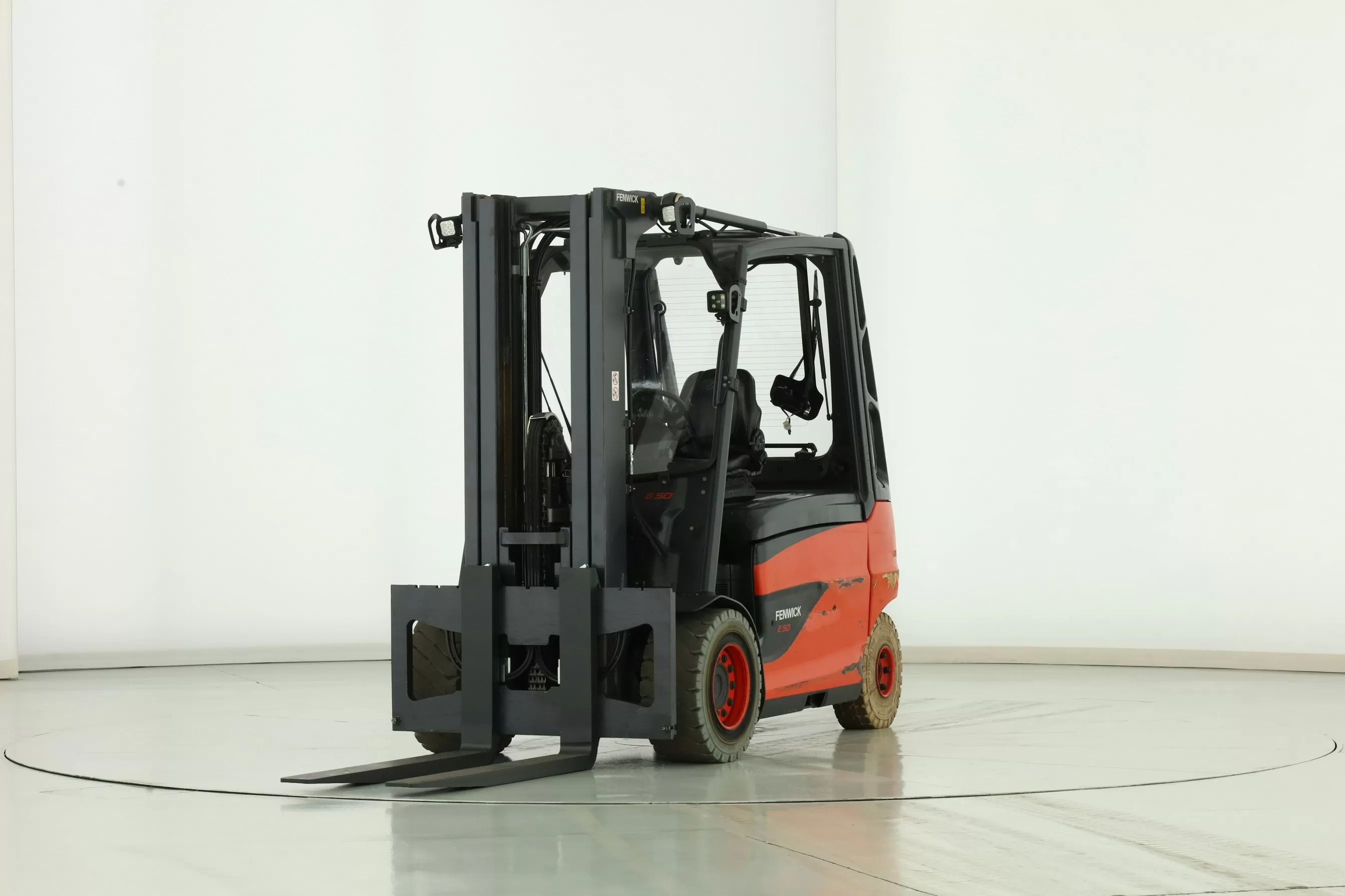 xe-nang-dien-linde-e35-50